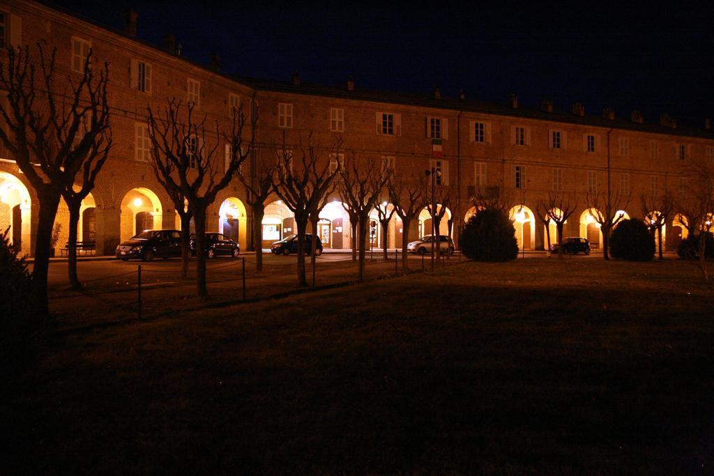 Hotel Portici Vicoforte Ruang foto