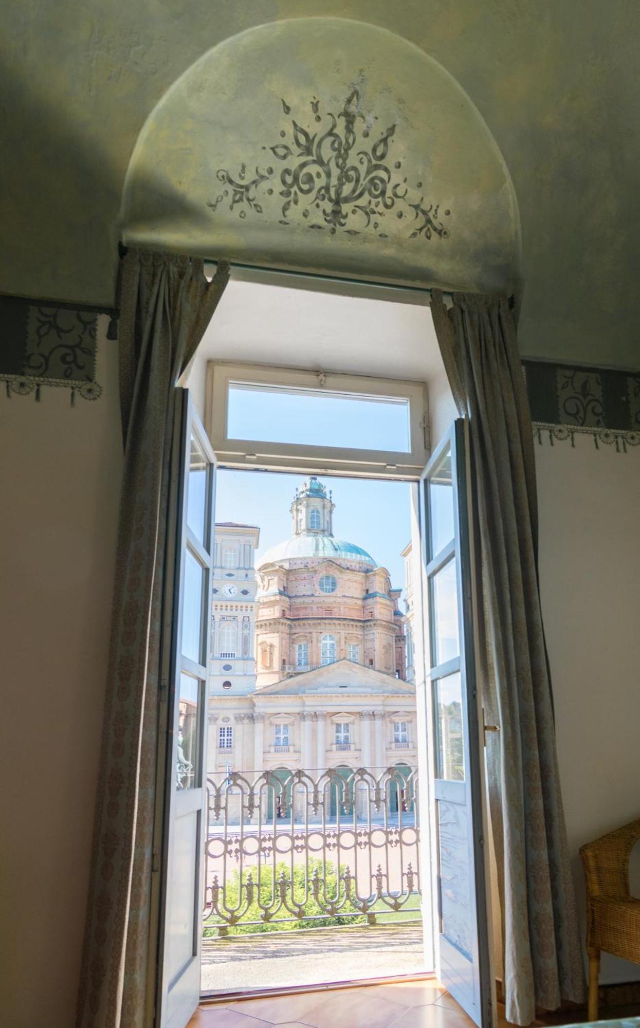 Hotel Portici Vicoforte Bagian luar foto