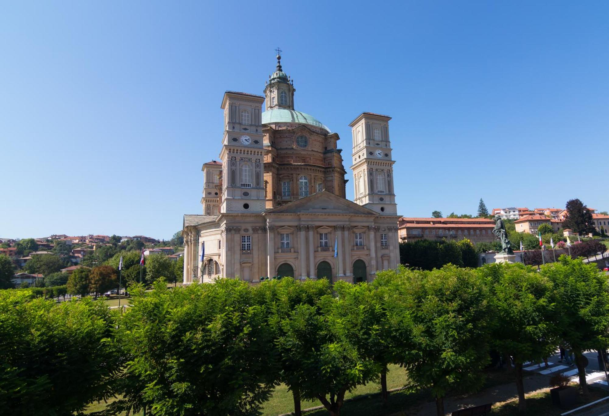 Hotel Portici Vicoforte Bagian luar foto