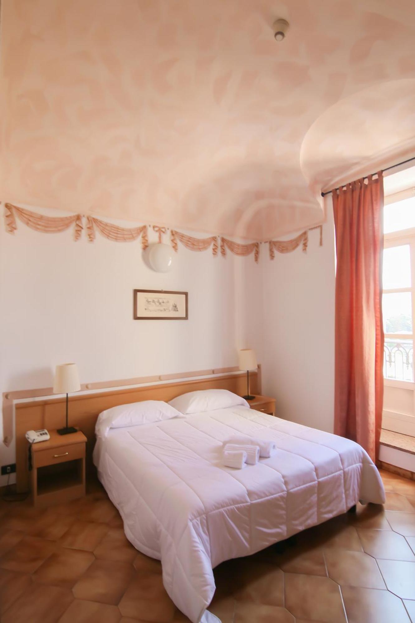 Hotel Portici Vicoforte Bagian luar foto
