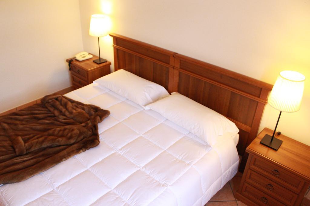 Hotel Portici Vicoforte Bagian luar foto