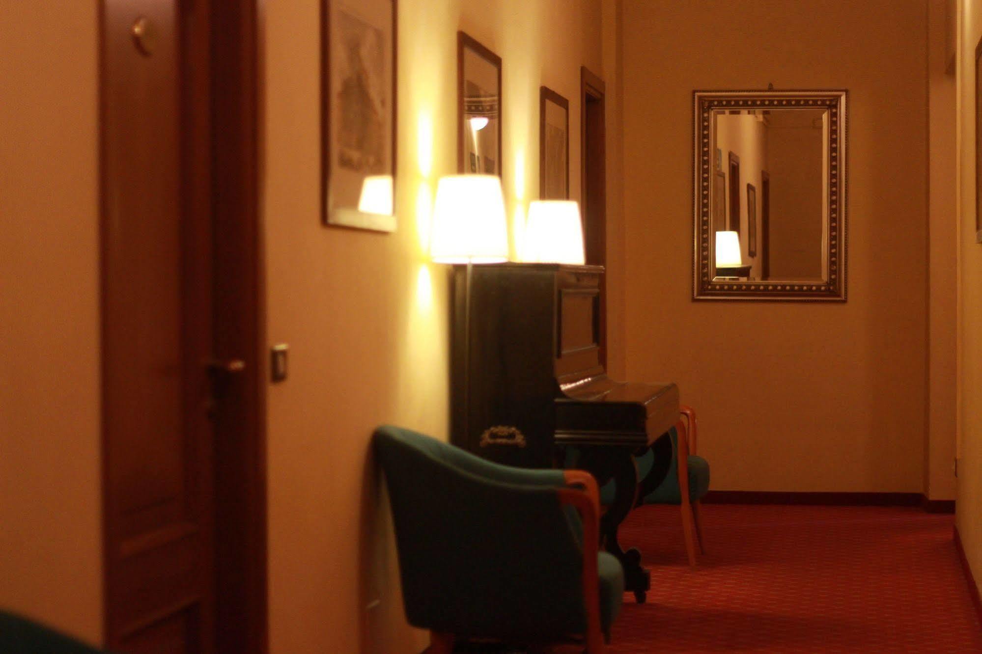 Hotel Portici Vicoforte Bagian luar foto