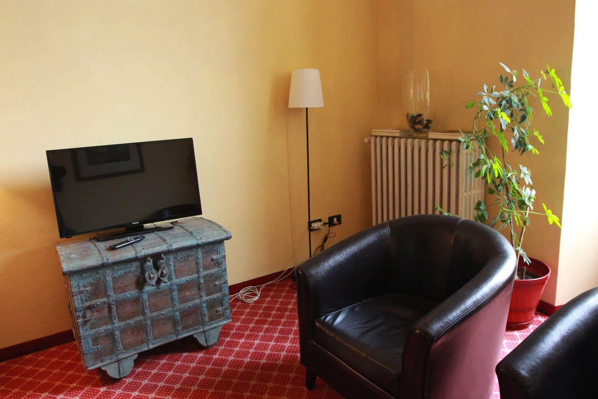 Hotel Portici Vicoforte Bagian luar foto